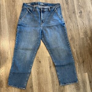 Old Navy Sky-High Straight Blue Jeans, toiser style front pockets.